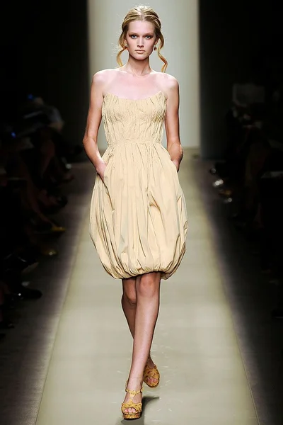 Look 30